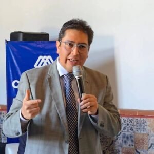 Dr. Carlos Eric Ixtlapale Carmona - Notario 3 - Huamantla