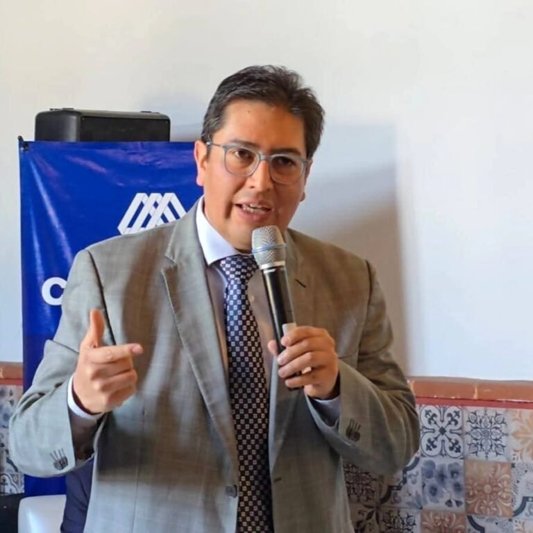 Dr. Carlos Eric Ixtlapale Carmona - Notario 3 - Huamantla